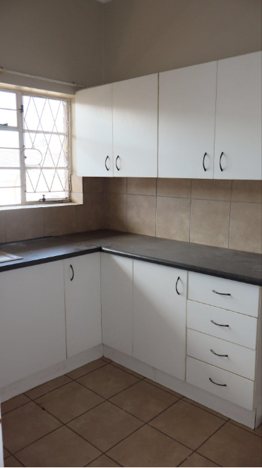To Let 1 Bedroom Property for Rent in Southernwood Eastern Cape